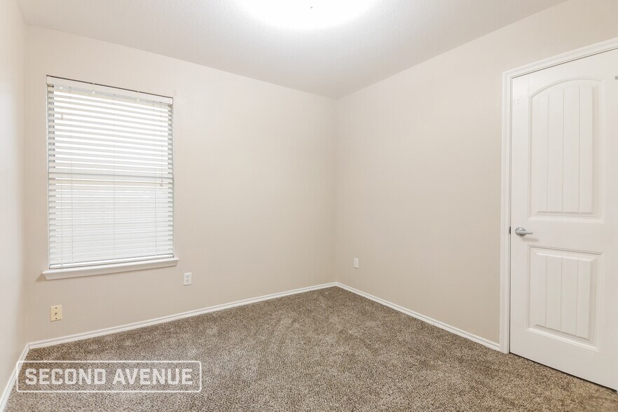 Building Photo - 3824 Clay Mathis Rd