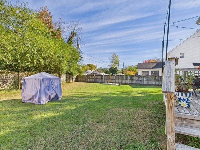 Building Photo - 7016 Tulane Ave