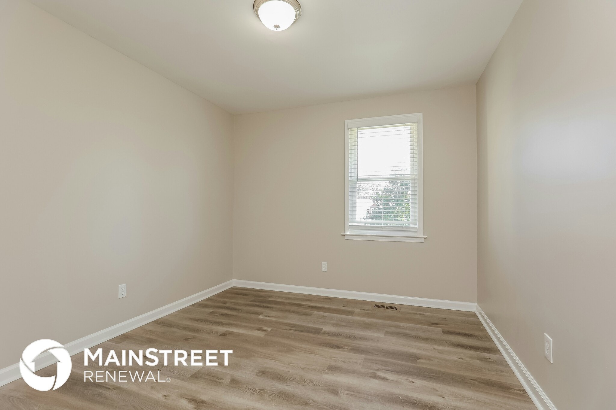 Building Photo - 4872 Shasta Dr