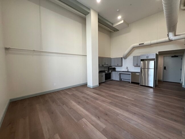 Building Photo - 160 Seabury St