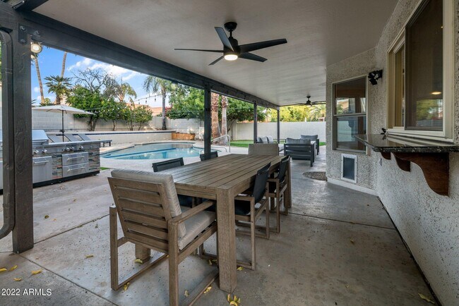 Building Photo - 5408 E Kelton Ln