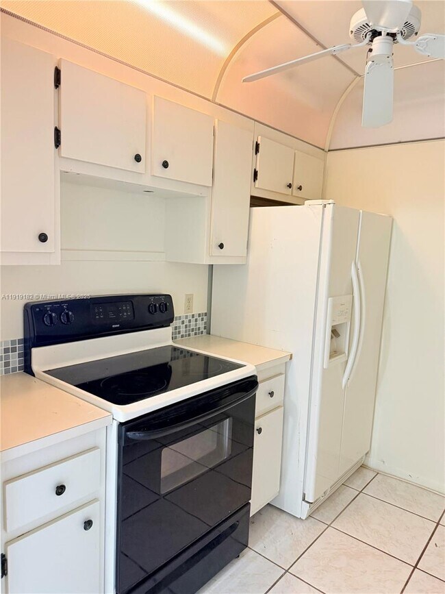 Building Photo - 850 SW 133rd Terrace