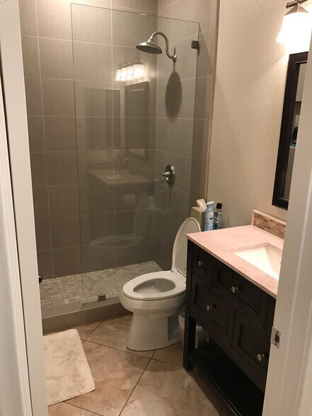 Building Photo - 546 Old Trail Dr