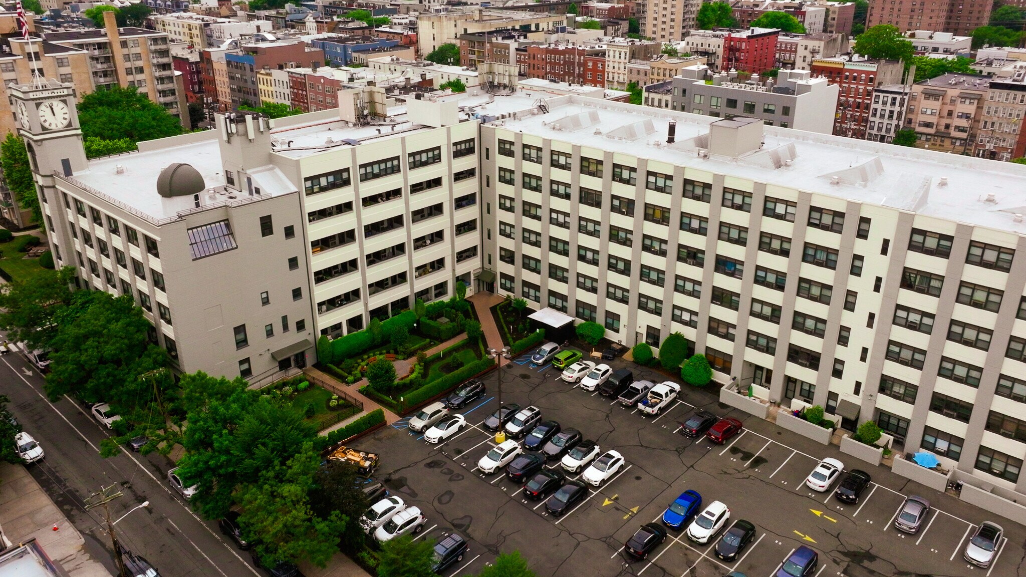 Building Photo - 300 Adams St