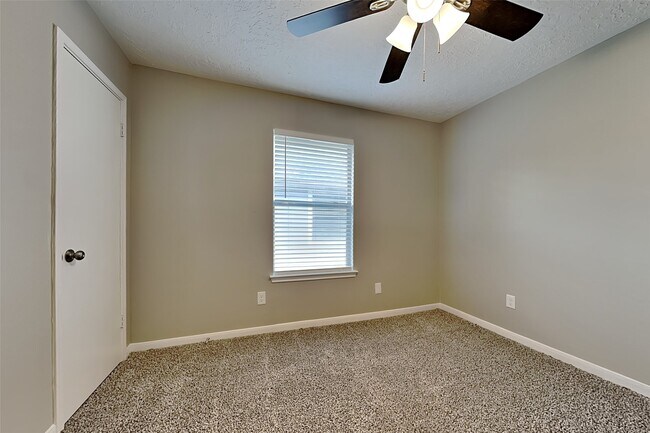 Building Photo - 25814 Richards Rd