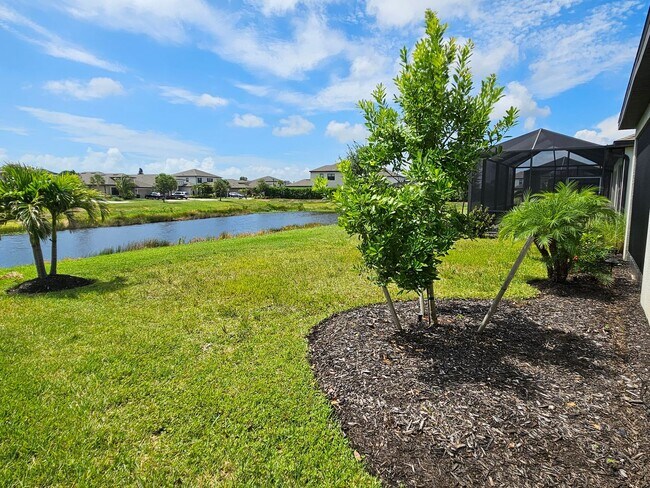 Building Photo - Annual Furnished or Seasonal Short-Term 4 Bedroom 2.5 Bathroom Home in Palmero!