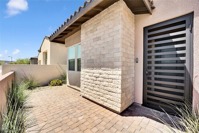 Building Photo - 265 Agnew St