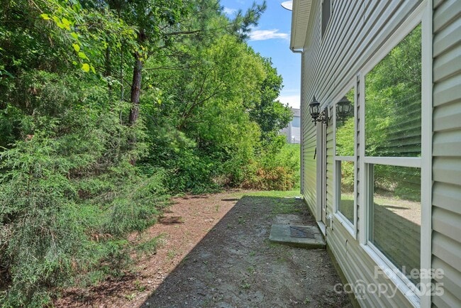 Building Photo - 237 Aershire Ct