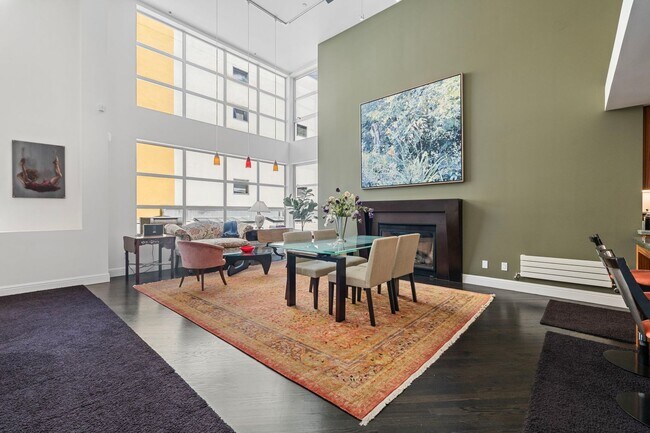 Building Photo - Large Updated SoMa Apartment!