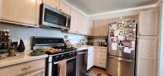 Primary Photo - 2800 N Lake Shore Dr