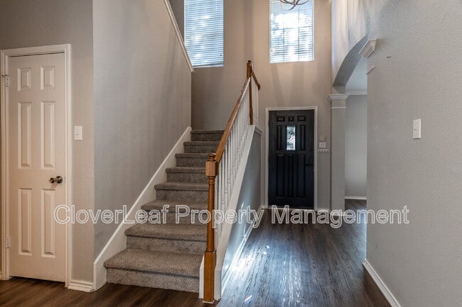 Building Photo - 16615 Raven Glenn