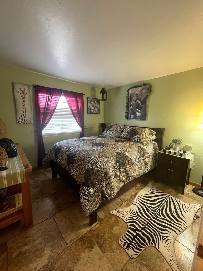 Building Photo - 4350 N Agua Fria Dr