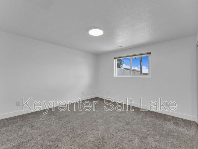 Building Photo - 7726 S 3500 E