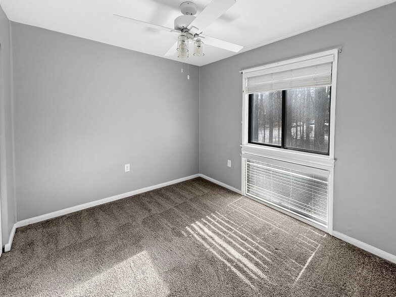 Building Photo - 2284 Emerald Heights Ct