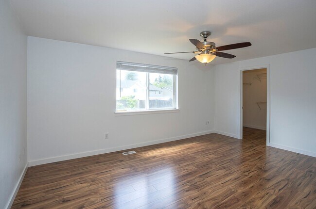 Building Photo - Exquisite 3-bedroom, 2-full bath Home in Puyallup