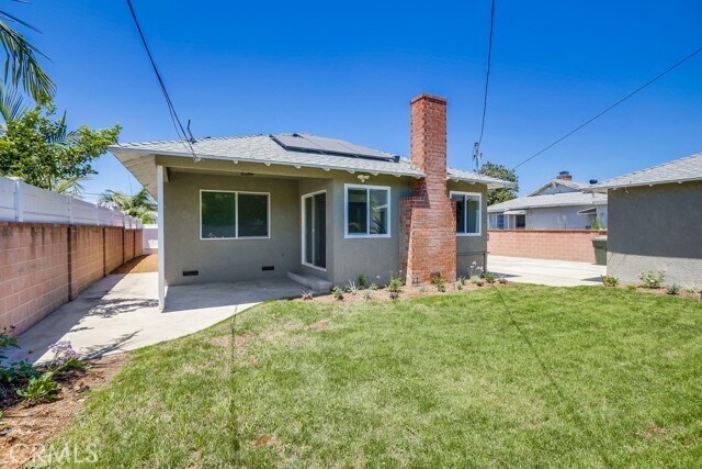 Building Photo - 912 S Courtney Ave