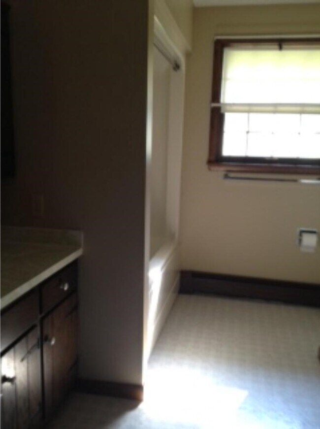 Building Photo - 291 Ruth Rd