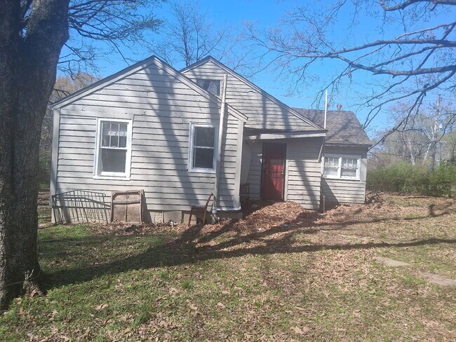 Building Photo - 719 Craft Rd