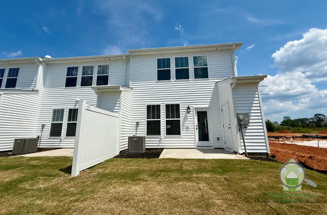 Building Photo - 515 Harebell Wy