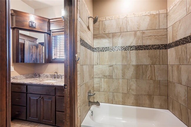 Building Photo - 11809 Dunbar Ct