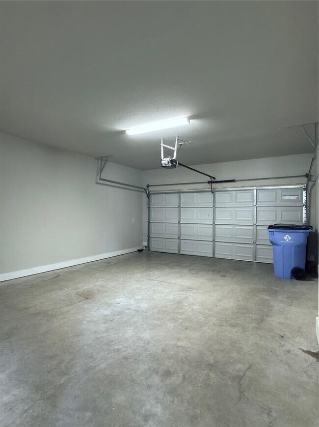 Building Photo - 11216 Gadsen Ln