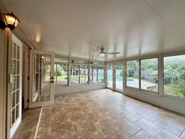 Building Photo - 7007 Holiday Hill Ct