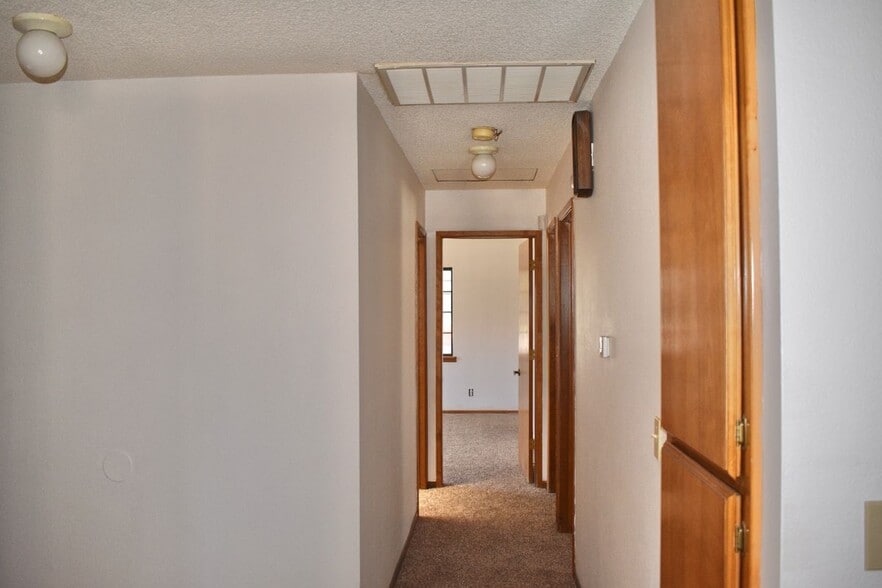 Building Photo - 13925 Burning Tree Dr