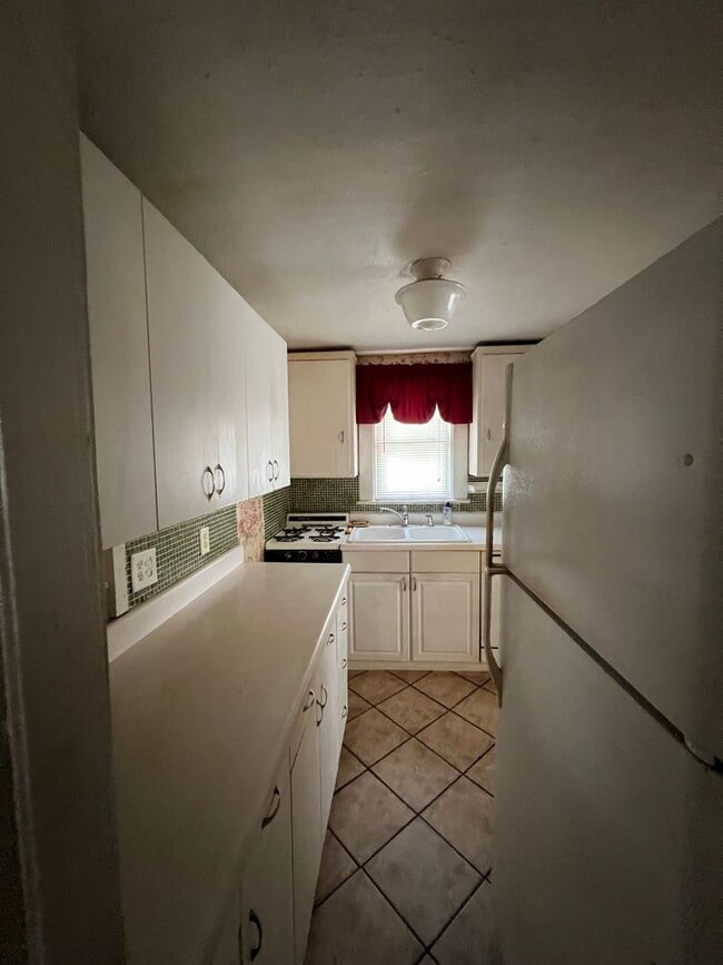Building Photo - ** AS IS CONDITION** 2 Bedroom 2 bath on a...