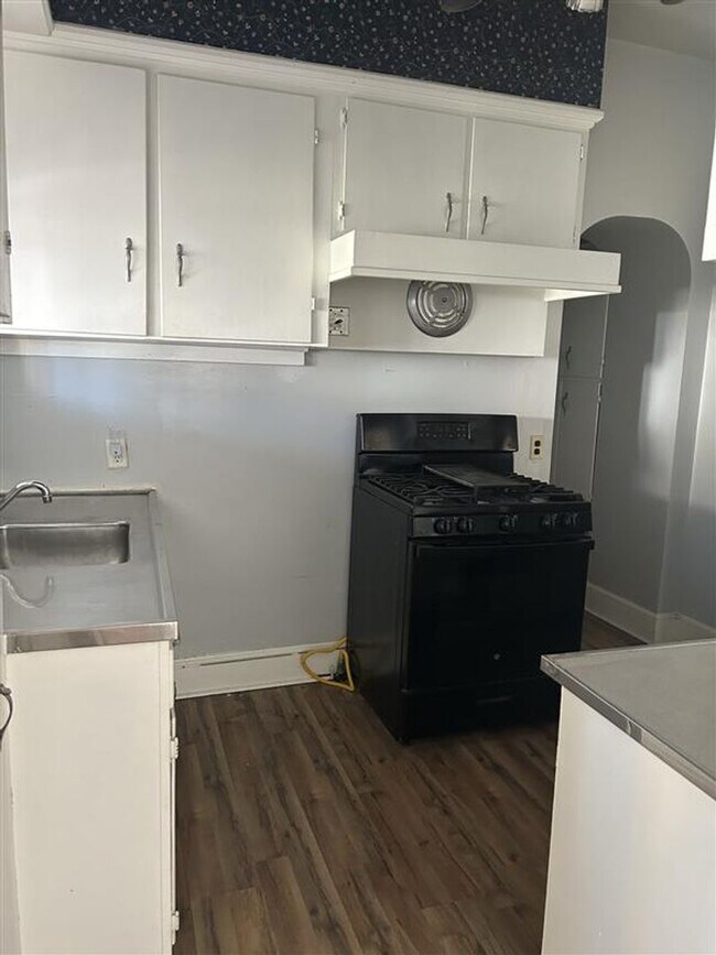 Building Photo - 709 Pennsylvania Ave