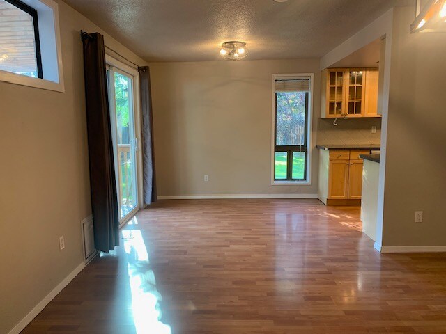 Building Photo - 8995 W Pembrook Dr