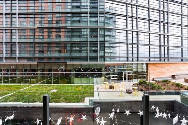 Building Photo - 45 Sutton Square SW