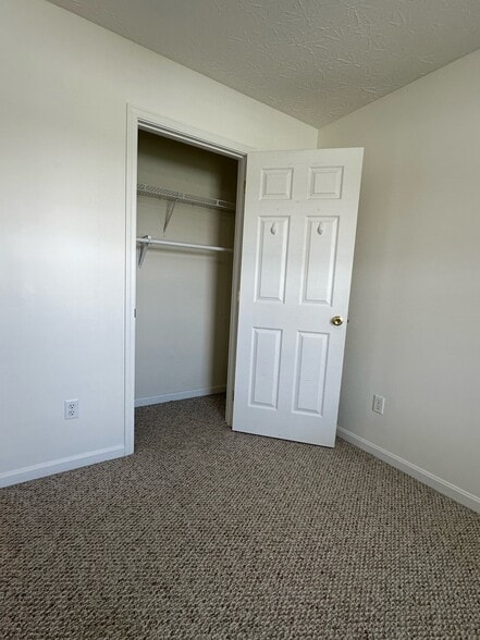 Building Photo - 105 Cortland Ct