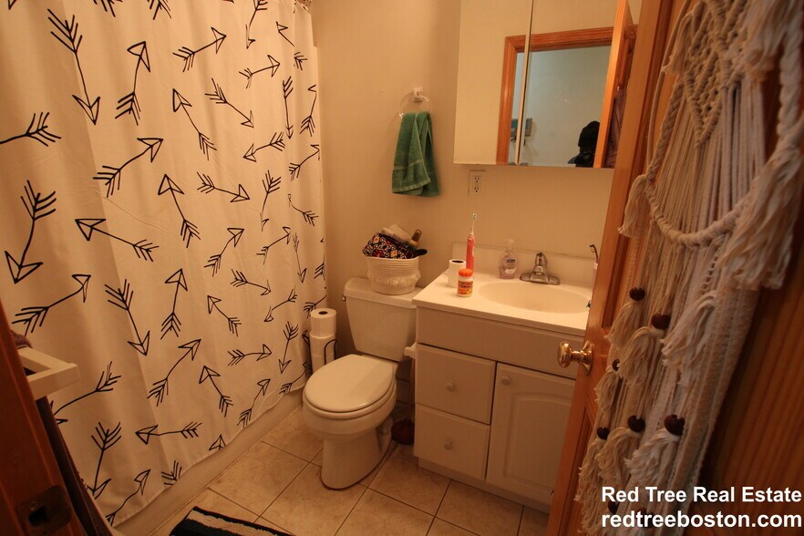 Building Photo - 1801 Beacon St