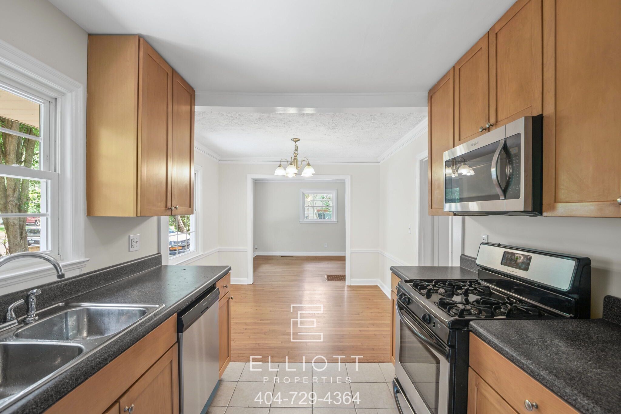 Building Photo - 1095 Oakfield Dr SE