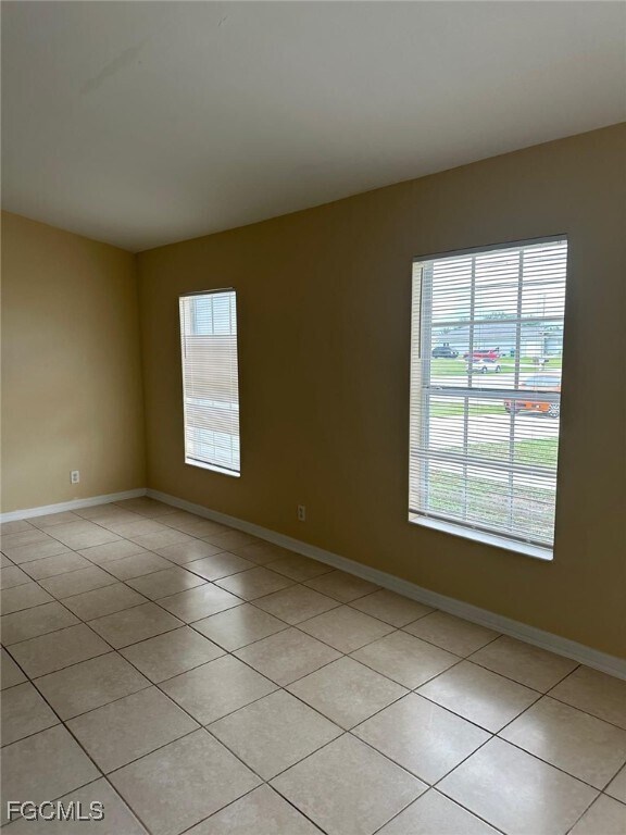 Building Photo - 1401 N Gator Cir