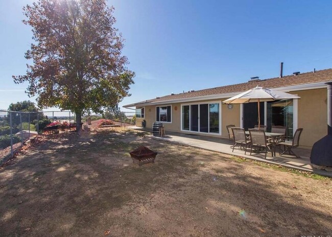 Building Photo - 648 Morro Rd