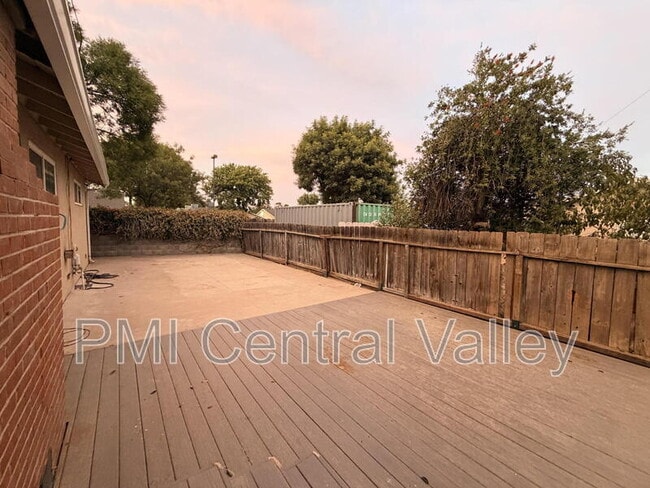 Building Photo - 1280 Dodd Ct