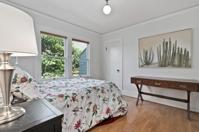 Building Photo - 114 Fairbanks St