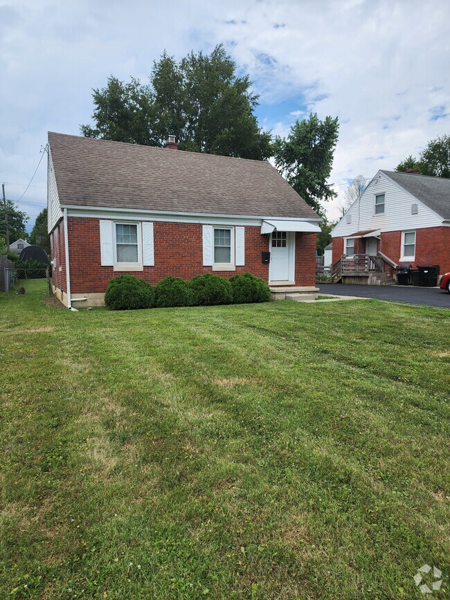Building Photo - 208 Pierson Blvd