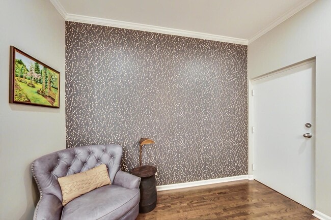 Building Photo - 1328 W Belmont Ave