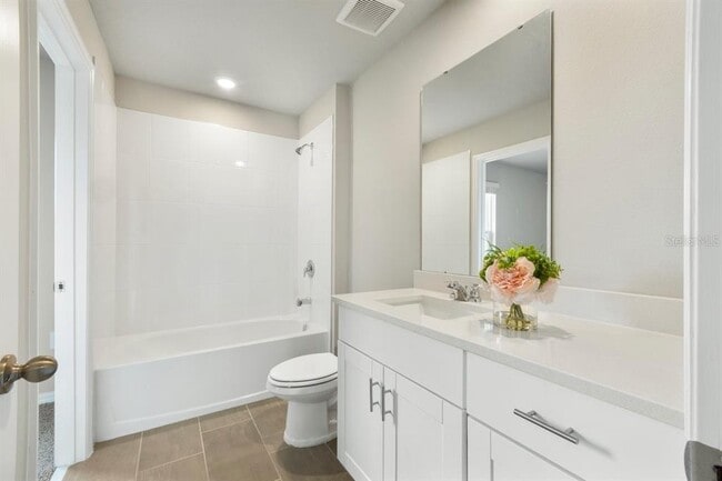 Building Photo - 726 Legacy Dr