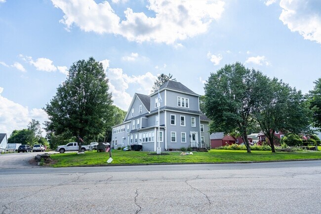 Primary Photo - 85 E Main St