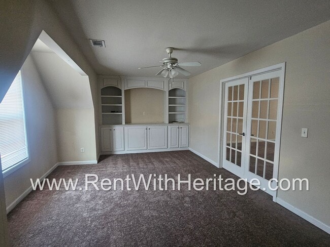 Building Photo - WOW!!...GORGEOUS!!..UPGRADES /AMAZING MASTER/ FENCED YD/ SWIM-TENNIS