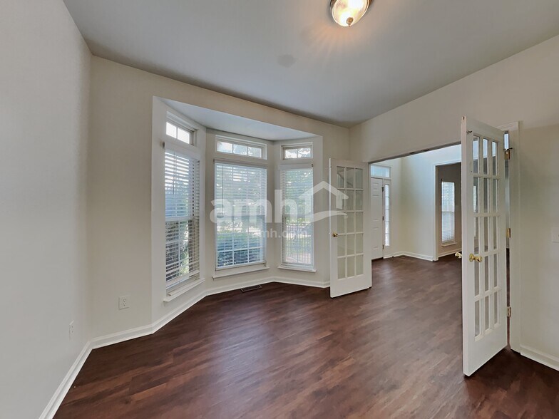 Building Photo - 219 Chandeleur Dr