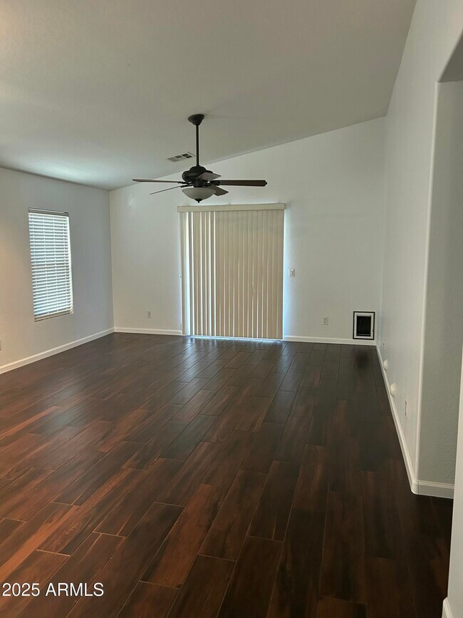 Building Photo - 964 S 166th Ave