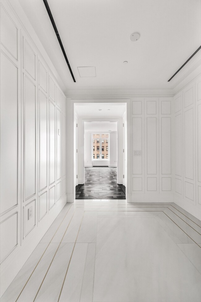 Building Photo - 1010 Park Ave