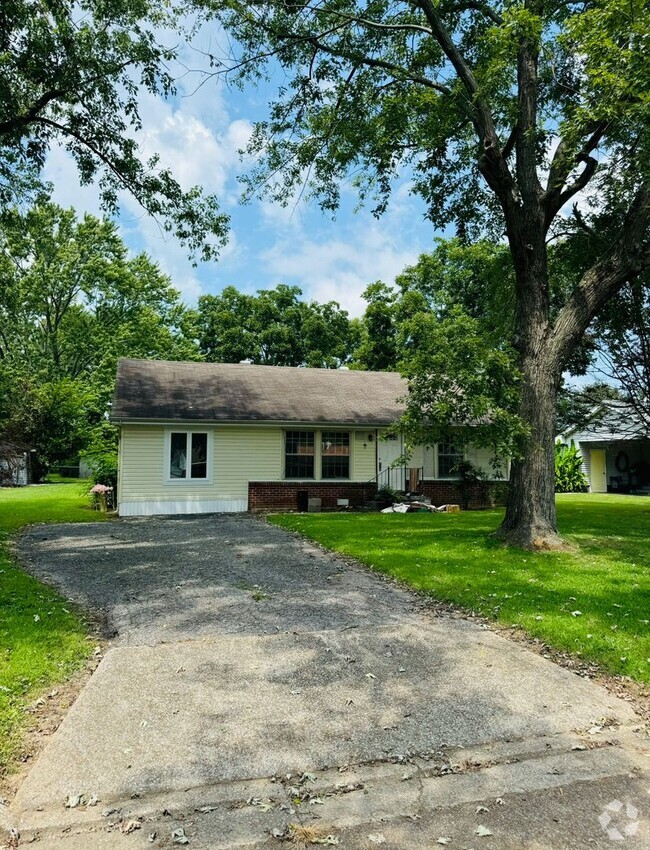 Building Photo - Remodeled Parrish Street House!