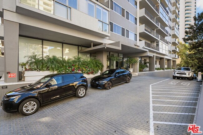 Building Photo - 10450 Wilshire Blvd