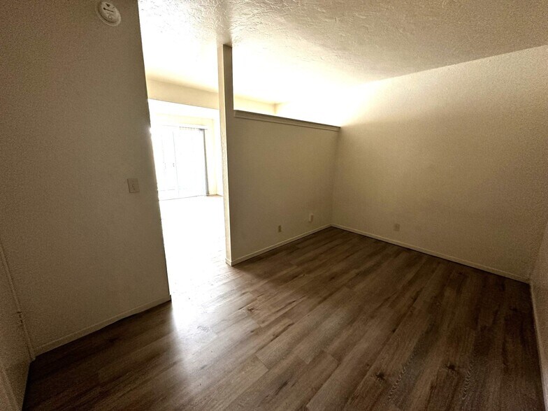 Building Photo - 52 Alley Way