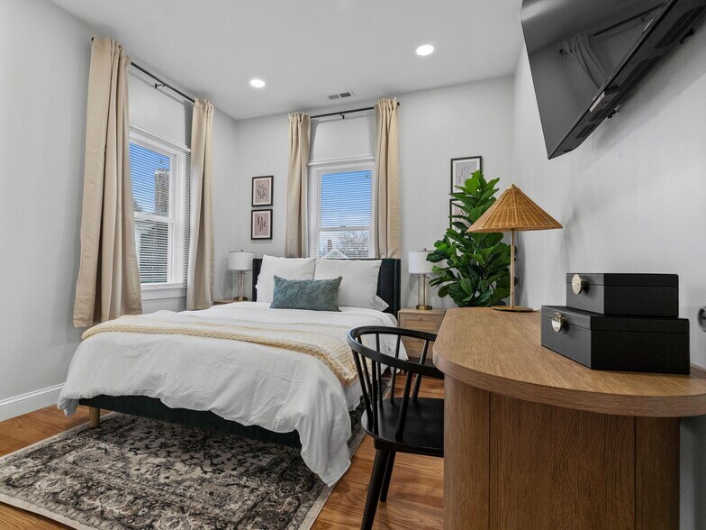 Building Photo - 1 Central Sq